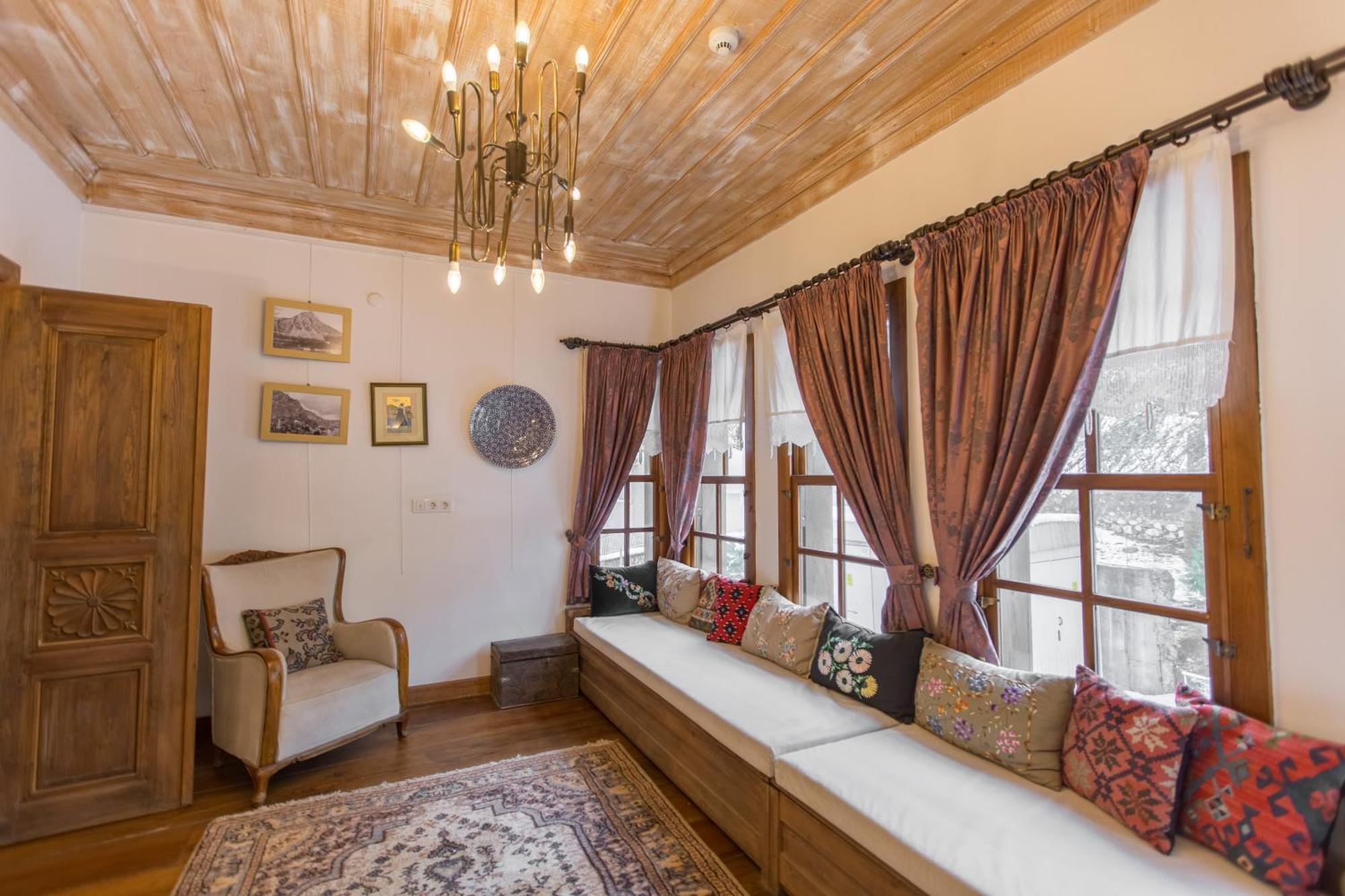 Isparta Historical Mansion Eskiciler Konagi - Cittaslow Egirdir Bagian luar foto